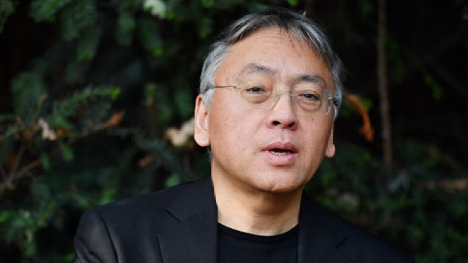 El escritor inglés de origen japonés Kazuo Ishiguro ha ganado el premio Nobel de Literatura