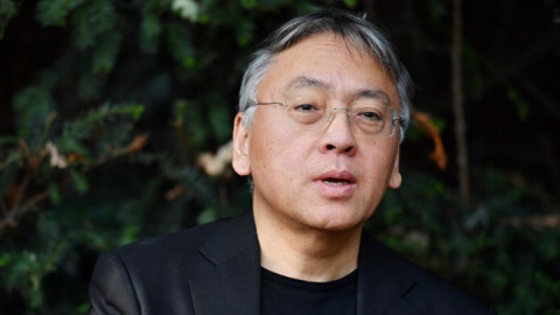 El escritor inglés de origen japonés Kazuo Ishiguro ha ganado el premio Nobel de Literatura