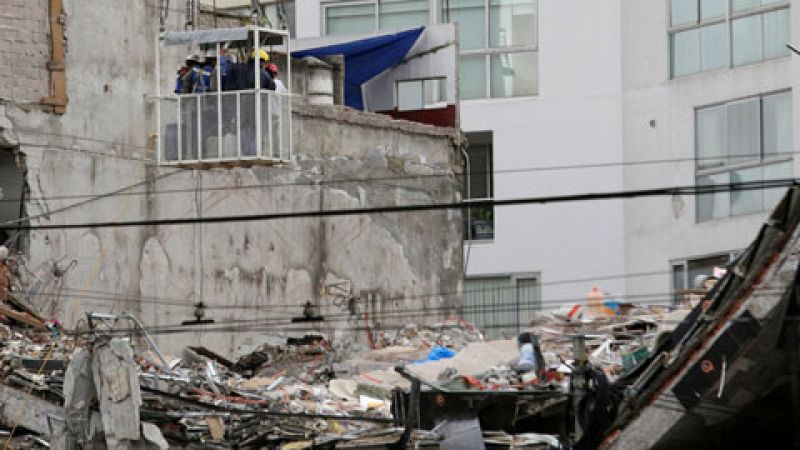 Continúa la reubicación de los habitantes tras el terremoto de México
