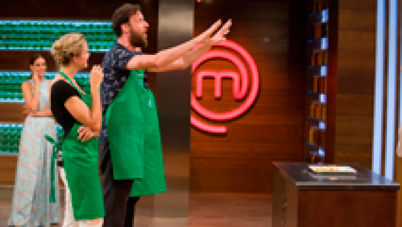 Masterchef celebrity: edu soto canta para denfender su plato | rtve play