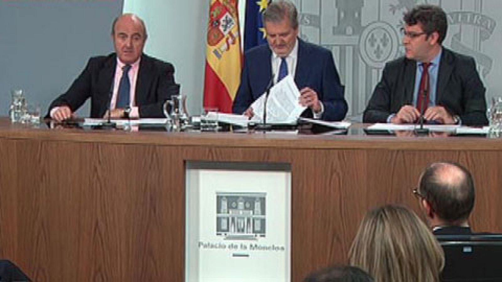 Sin programa: De Guindos: la salida de empresas de Cataluña "es culpa de una política irresponsable que genera inquietud" | RTVE Play
