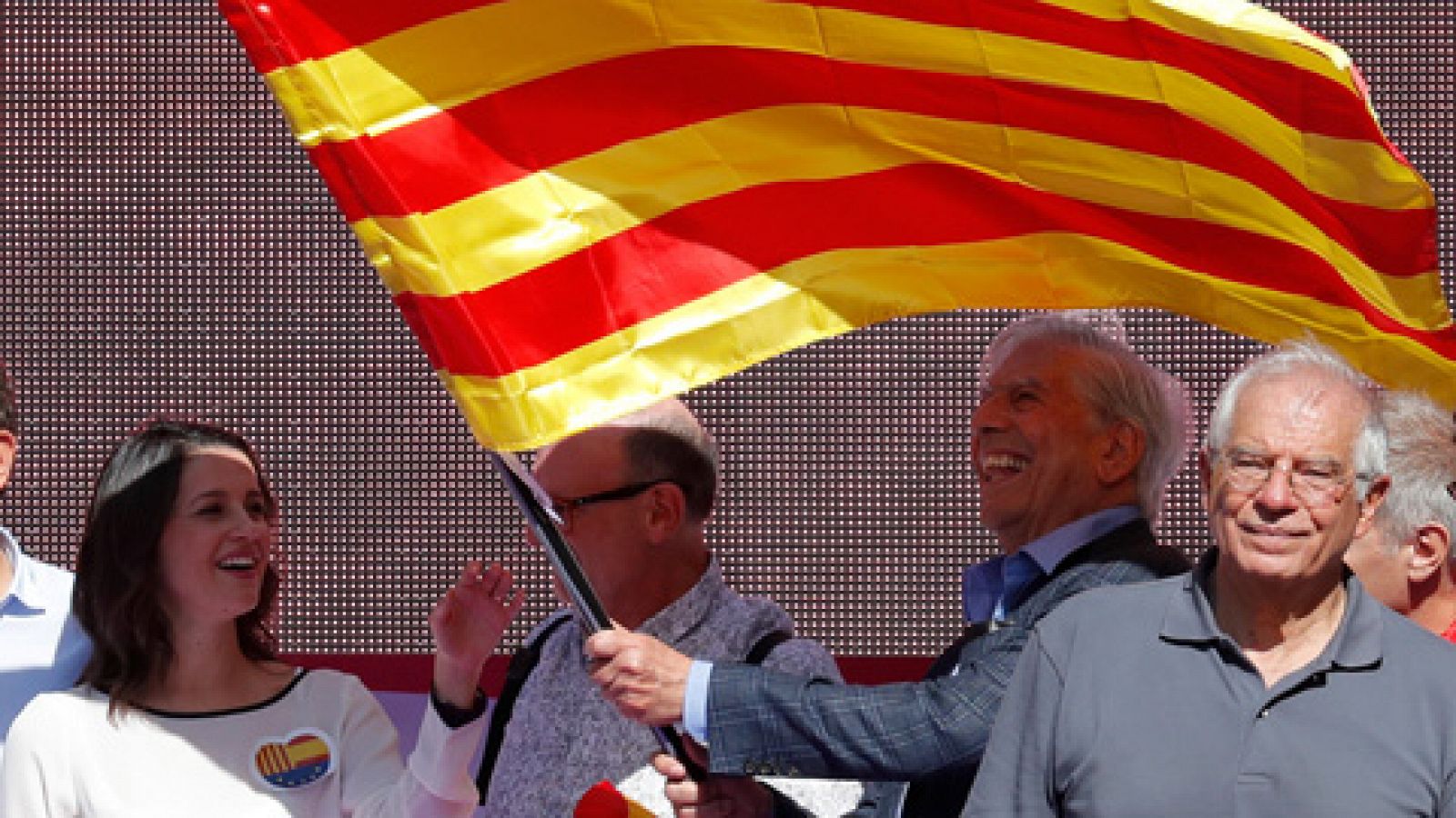 Informativo 24h: Borrell: "Los que no pensamos como los nacionalistas somos tan ciudadanos de Cataluña como ellos" | RTVE Play