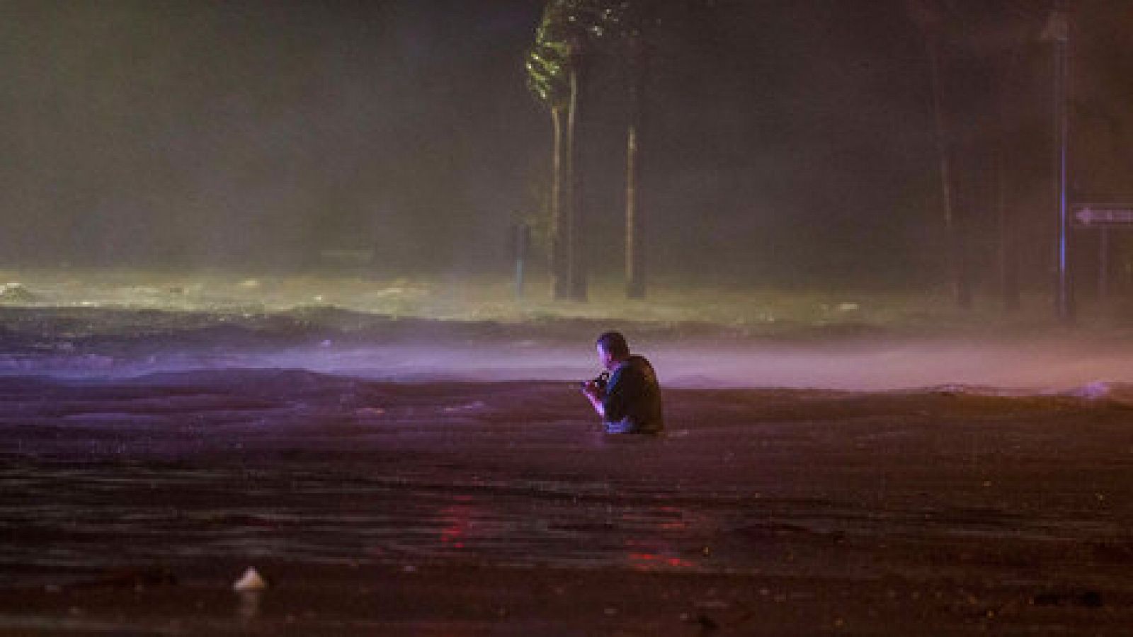 Telediario 1: El huracán Nate, degradado a tormenta tropical tras tocar la costa sur de EE.UU. | RTVE Play