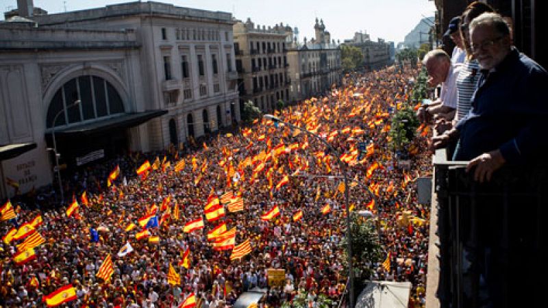 Multitudinaria manifestación en el corazón de Barcelona