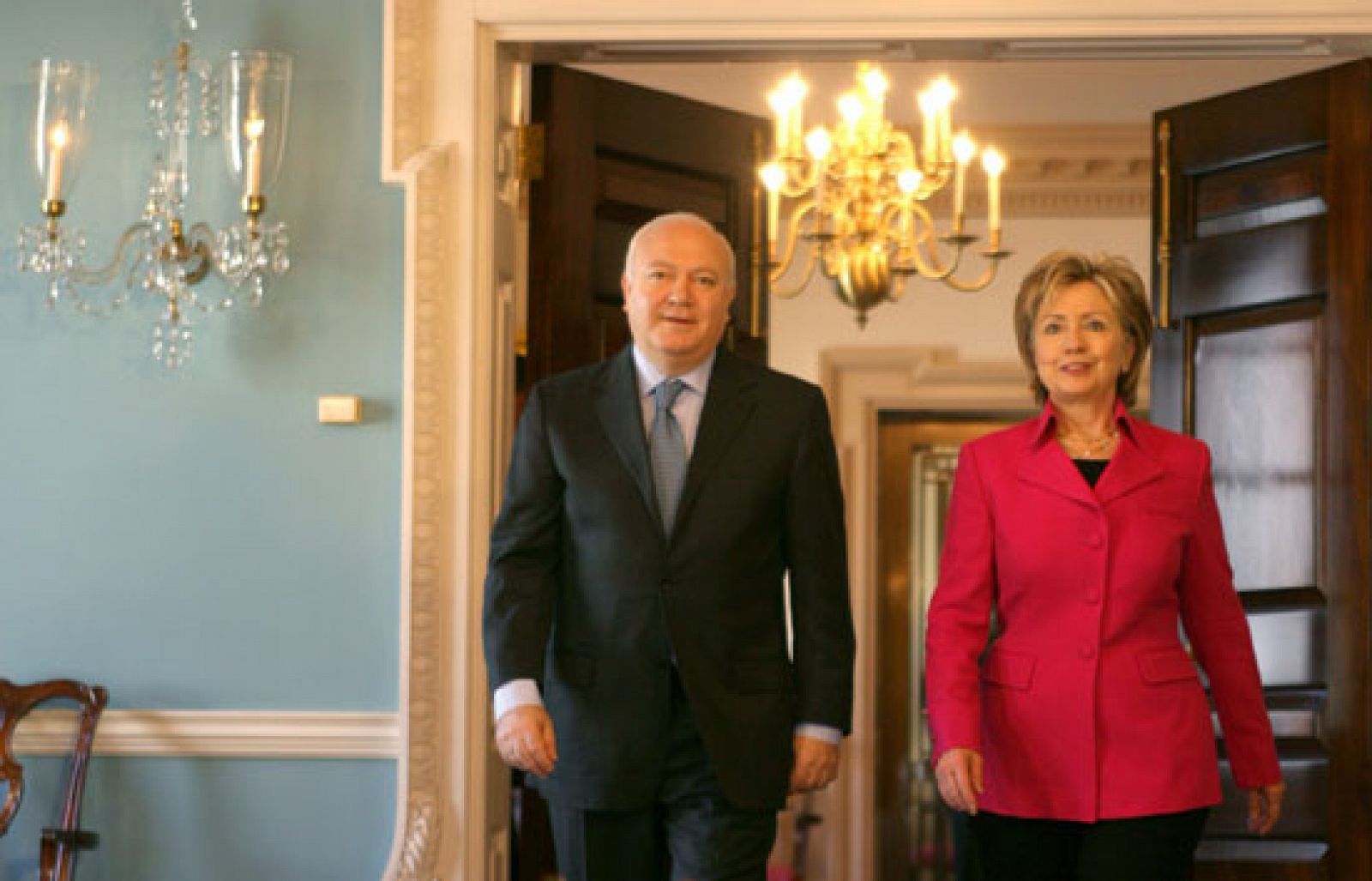 Primera reunión de Miguel Ángel Moratinos con Hillary Clinton en Washington | Ver
