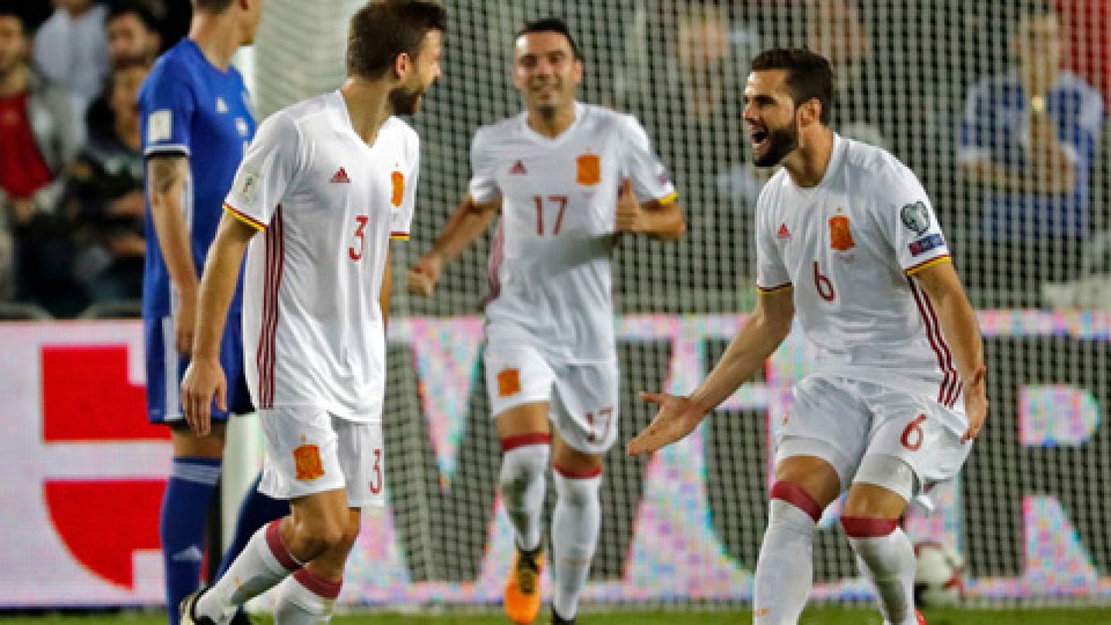 España se ha impuesto 0-1 en Israel con un golazo de Illarramendi que pone el broche a una fase de clasificación en la que no ha perdido un solo partido y ha conseguido el pase al Mundial como primera de grupo.