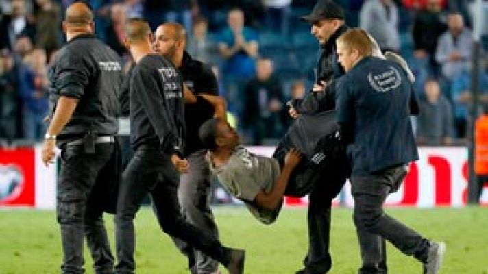 Informativo 24h - Seis espectadores del Israel-España fueron detenidos tras saltar al campo