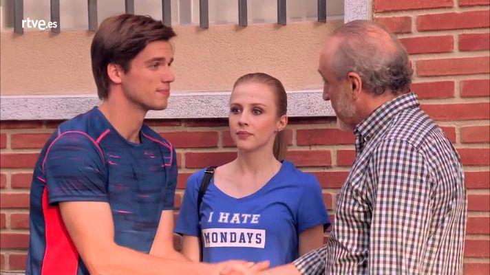 Servir y proteger - Quico irá a cenar a casa de Olga