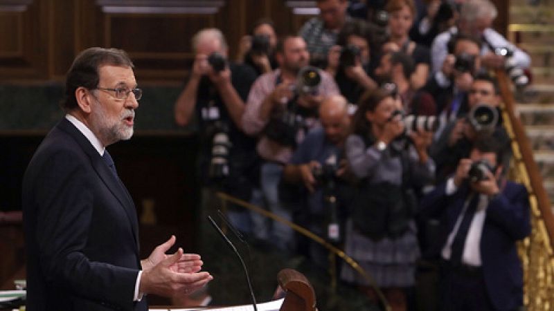 Rajoy avisa de que no hay "diálogo posible" entre la "ley democratica" y la "desobediencia o la ilegalidad"