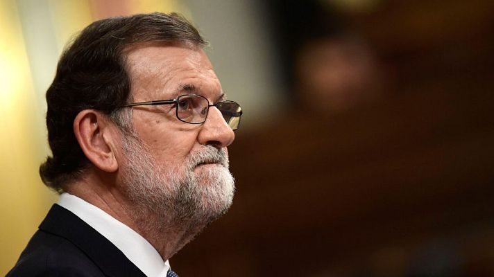 Telediario 1 - Rajoy afirma que está en la mano de Puigdemont "volver a la legalidad" y desea que "acierte en su respuesta"