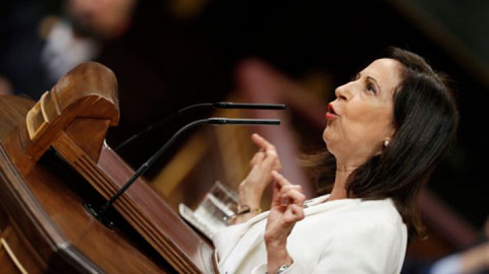 Telediario 1 - El PSOE apuesta por la reforma de la Constitución y Podemos pide a Rajoy que "deje de romper España"