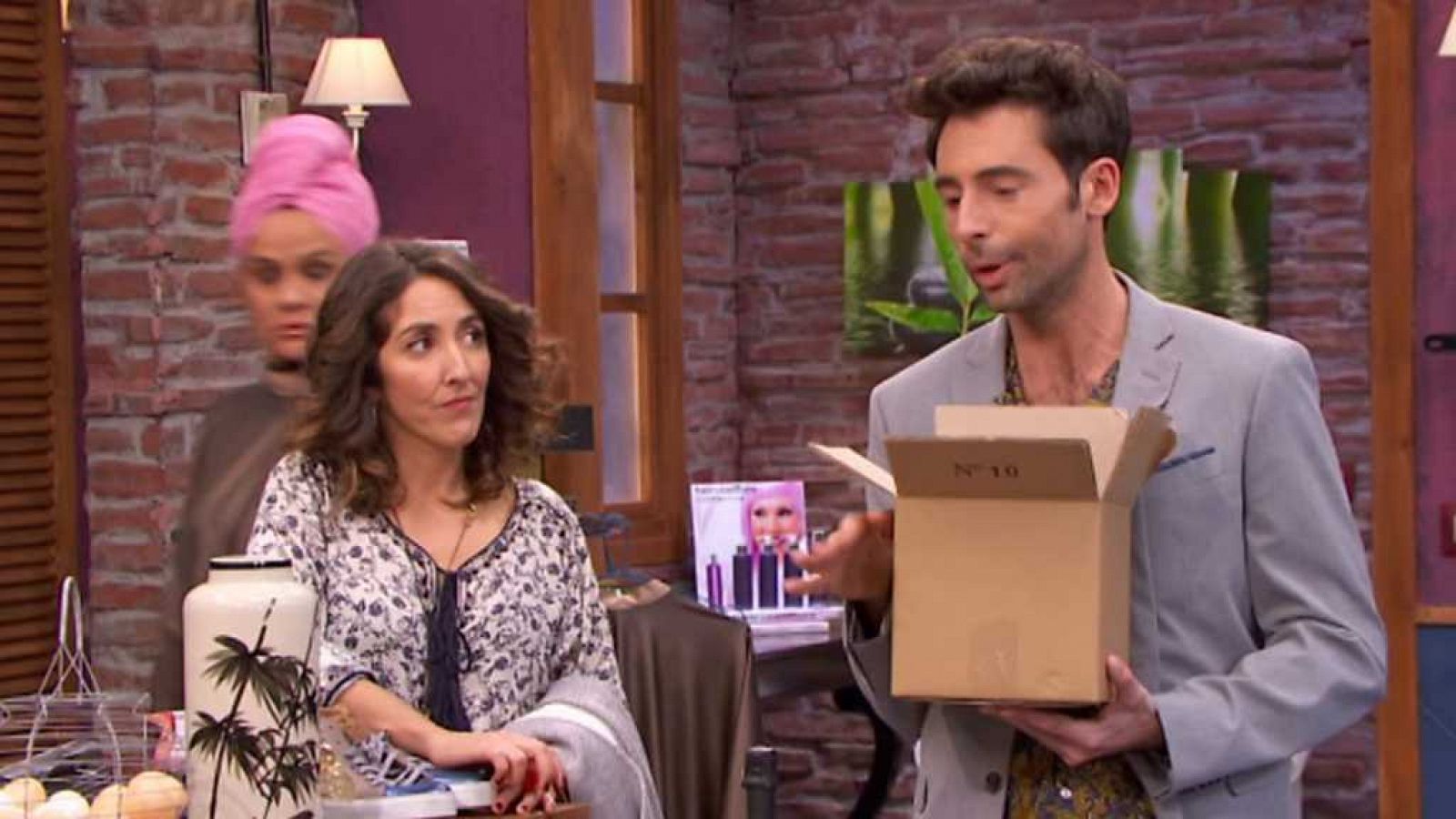 La Peluquería - El trueque - ver ahora