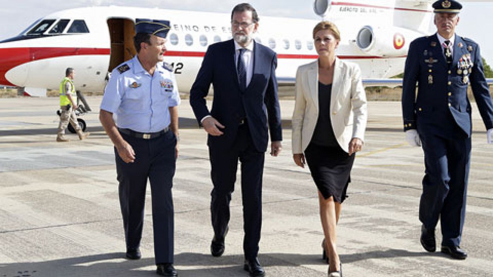 Informativo 24h: Rajoy traslada su "solidaridad" a la familia del piloto fallecido al estrellarse el avión con el que participó en el desfile militar | RTVE Play