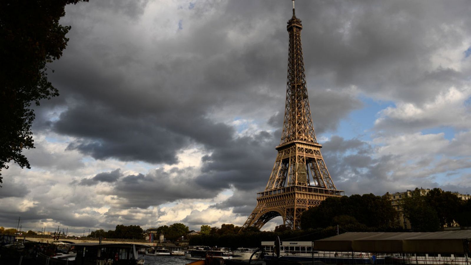 Sin programa: Paris se da trece años, hasta 2030, para sacar los coches  | RTVE Play