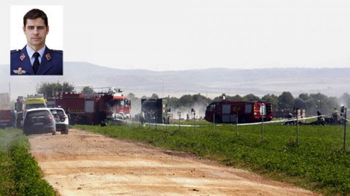 Telediario 1 - Muere el piloto de un caza al estrellarse cuando regresaba de participar en el desfile del 12 de octubre