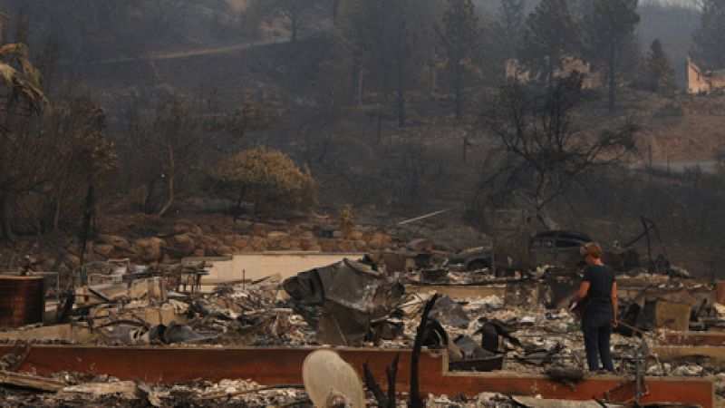 Los incendios de California queman casi 6.000 casas y negocios