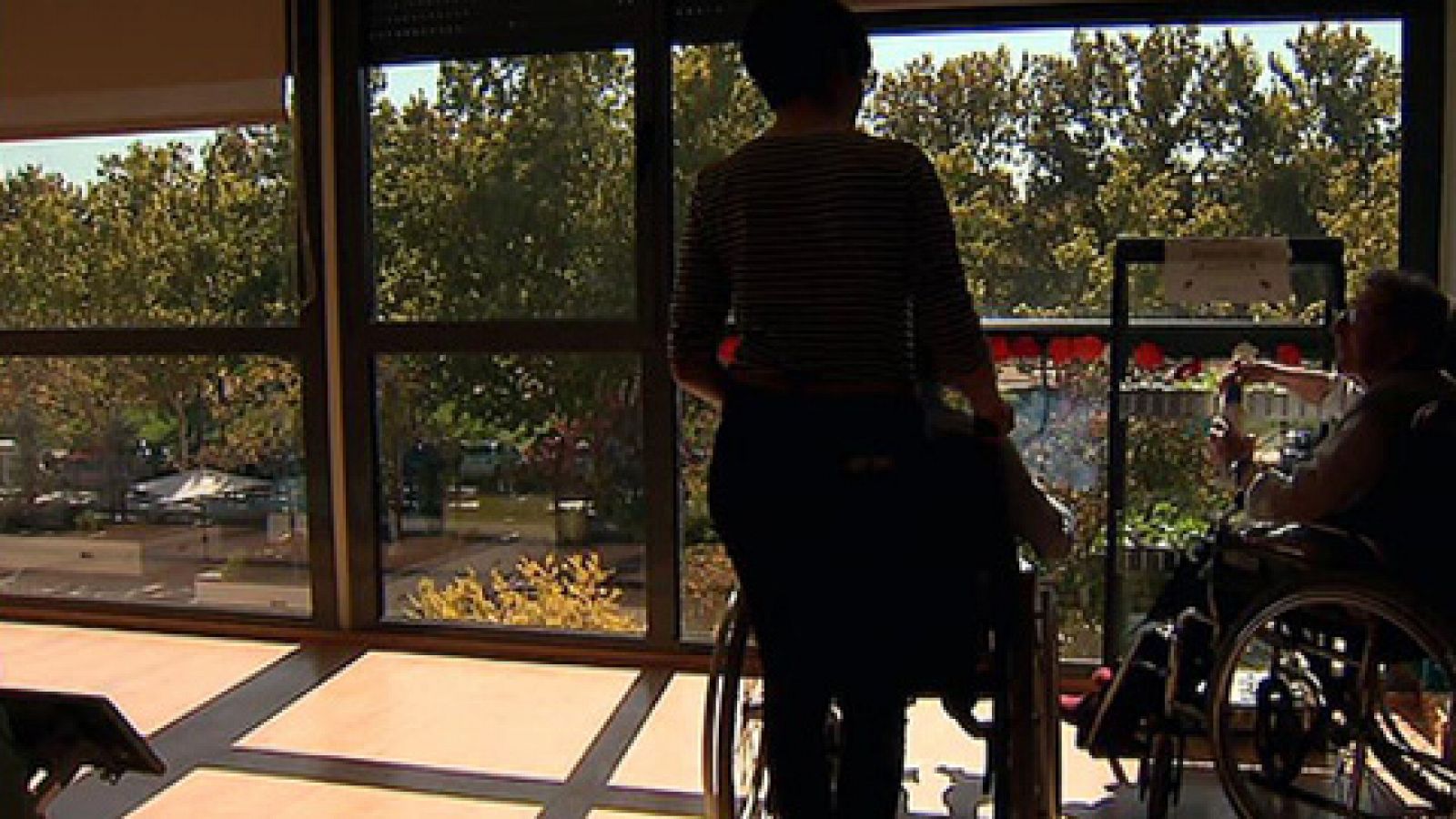 Telediario 1: 125.000 personas requieren cuidados paliativos en España  | RTVE Play