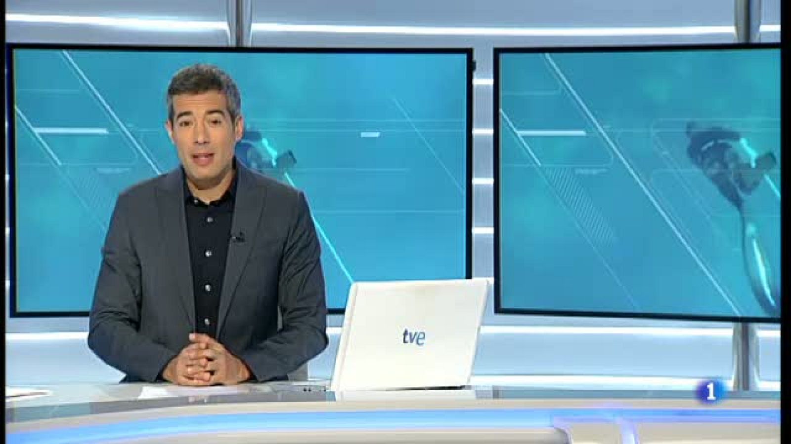 Neteja de nanses i palangres del fons marí al Port de la Selva 