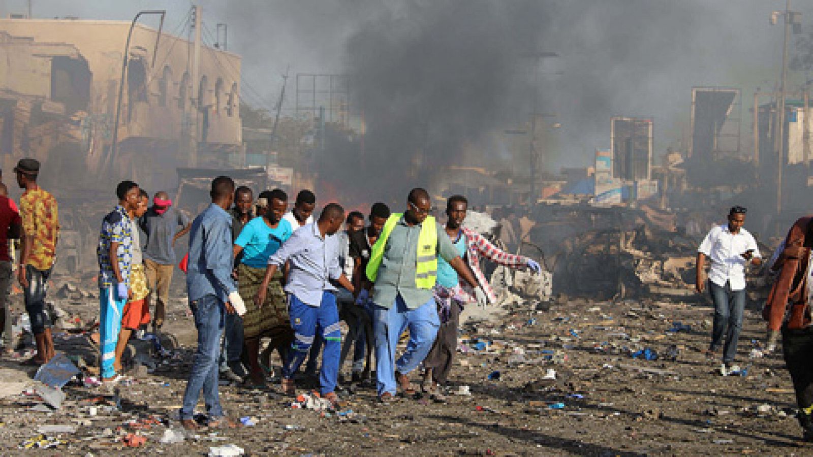 Somalia - Mueren al menos 20 personas en un atentado con coche bomba en Mogadiscio