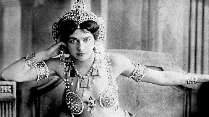 Informativo 24h - Se cumplen cien años del fusilamiento de Mata Hari por espía y traidora en Francia