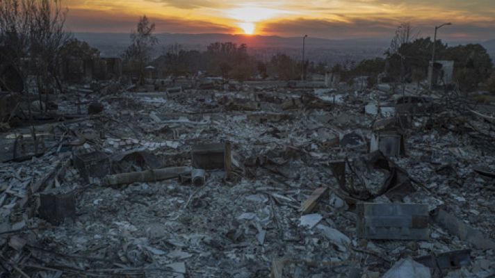 Informativo 24h - El número de desplazados por los incendios de California asciende a 100.000