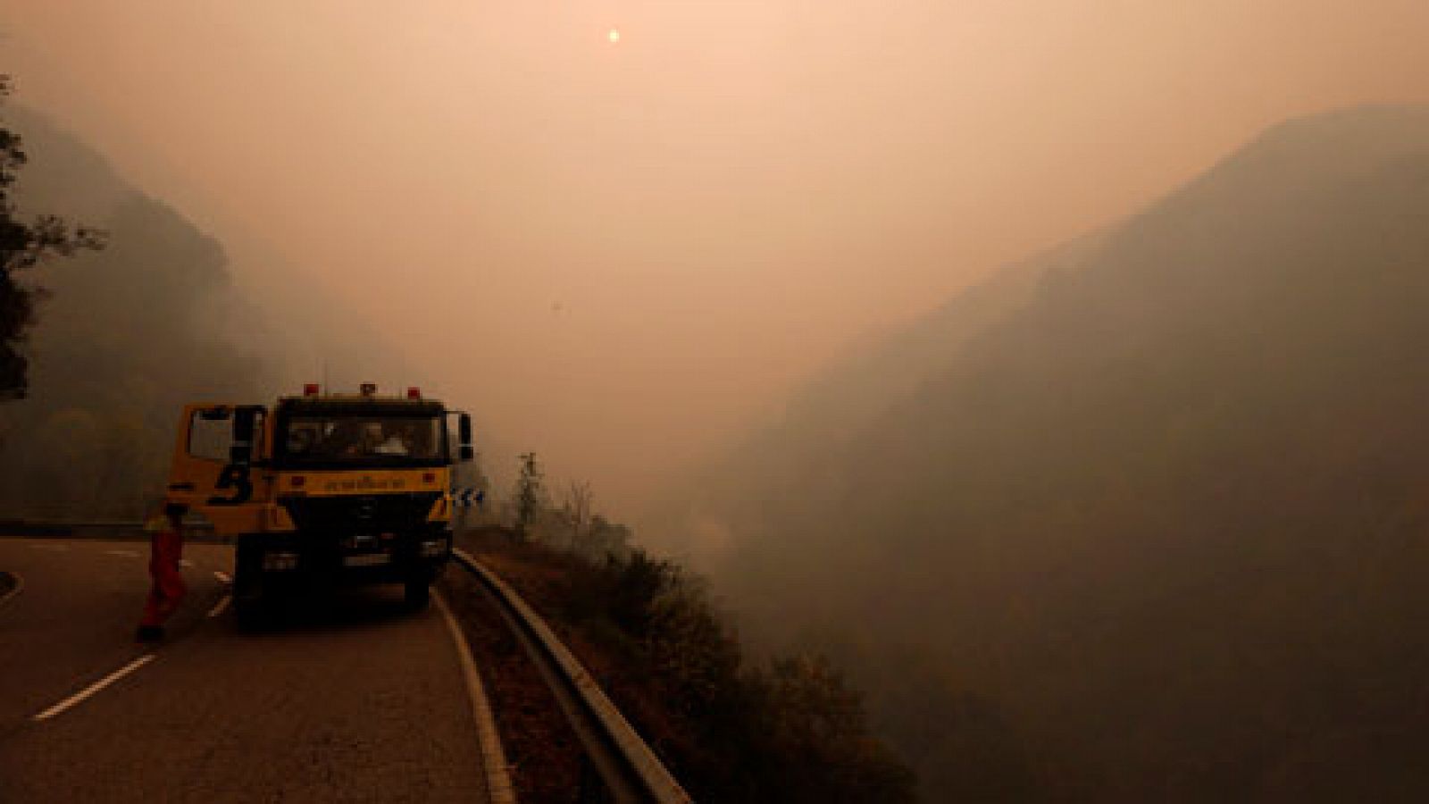 Telediario 1: Declarados 32 incendios en Asturias | RTVE Play