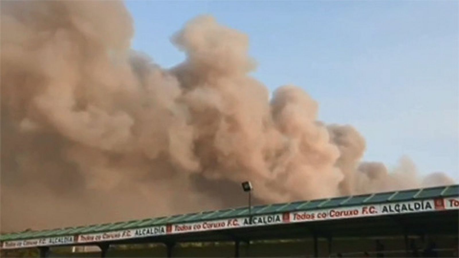 El Coruxo FC, afectado por los incendios en Galicia, acogió en su estadio a unas 400 personas que fueron desalojadas de sus casas.