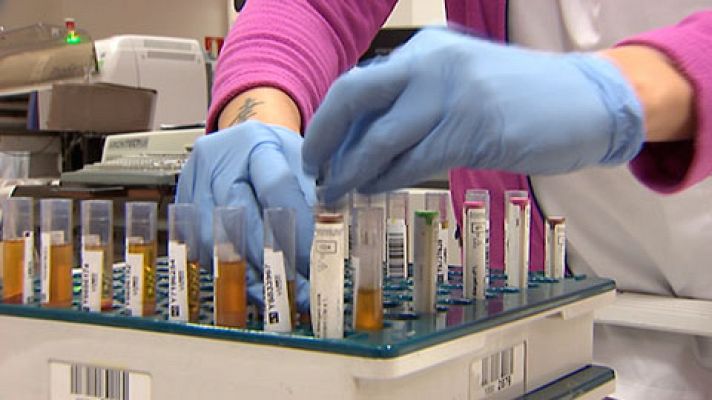 Telediario 1 - Un test genético para conocer el riesgo de cáncer de mama o útero