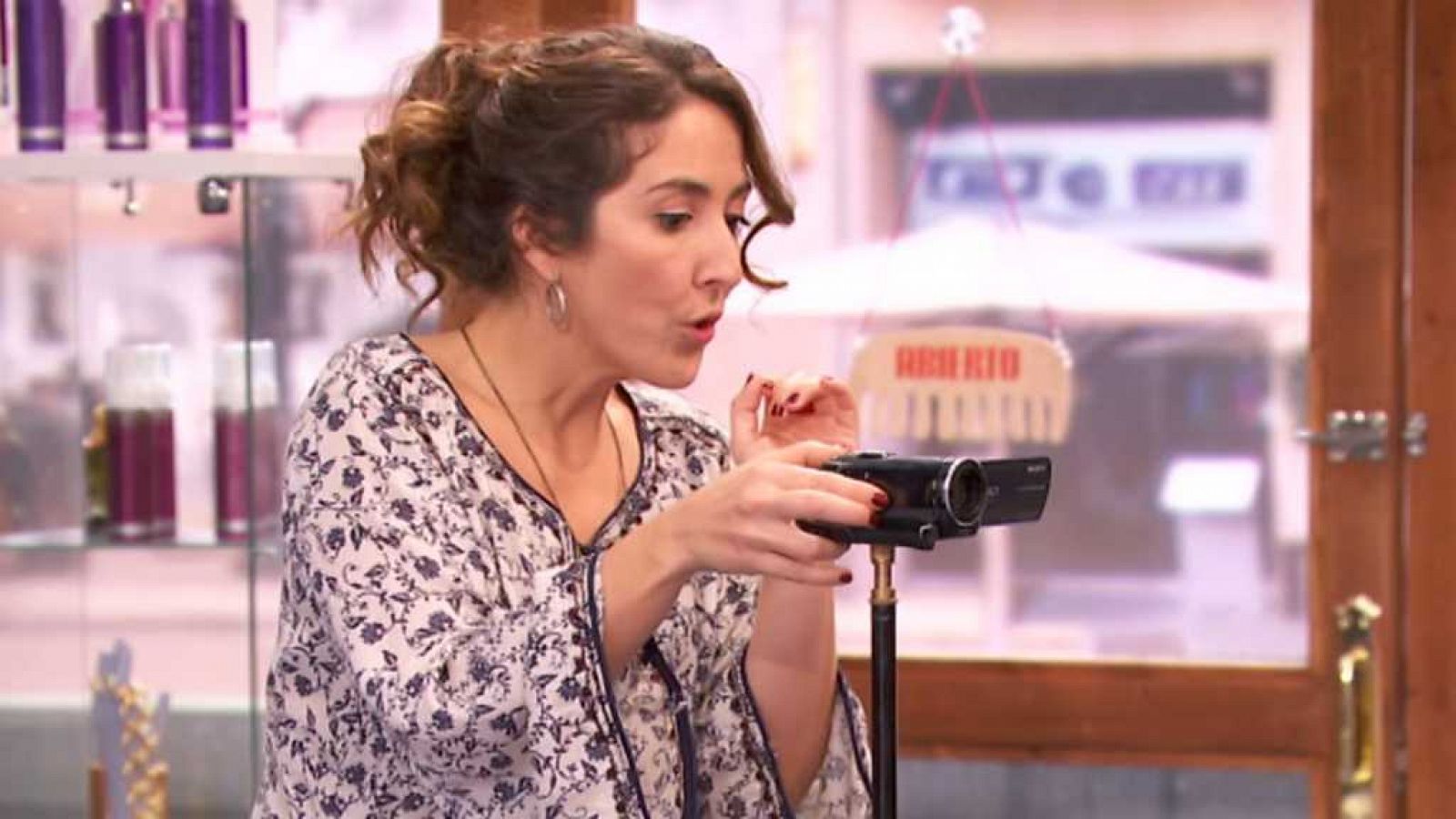 La Peluquería - Video de boda - ver ahora  Incrustar