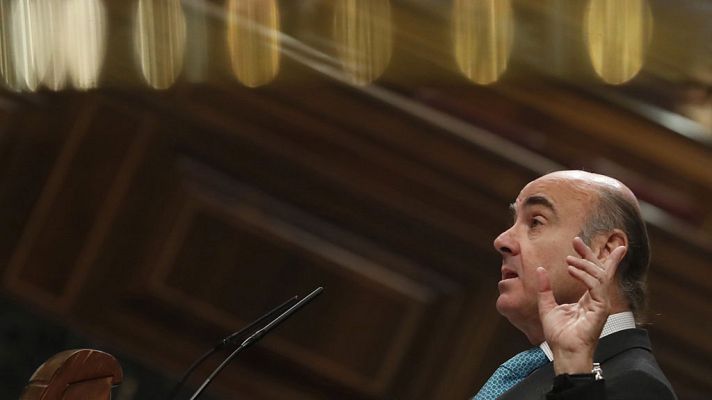  - De Guindos advierte de que la fuga de empresas de Cataluña registrada hasta ahora es sólo "un aperitivo"