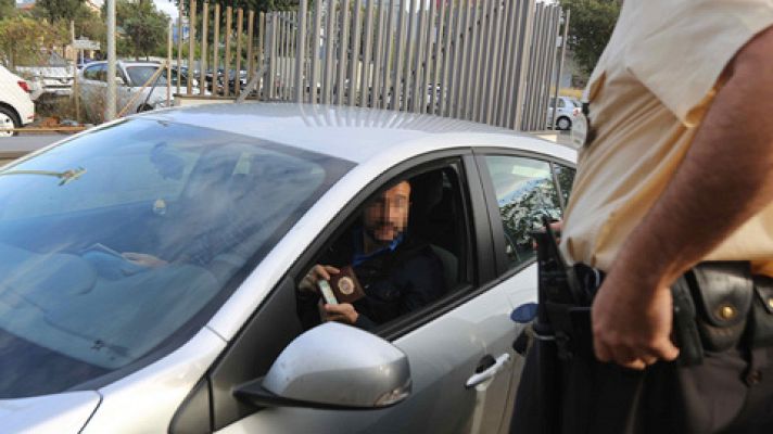 Informativo 24h - La Guardia Civil registra el Centro de Telecomunicaciones de la Generalitat por el referéndum del 1-O