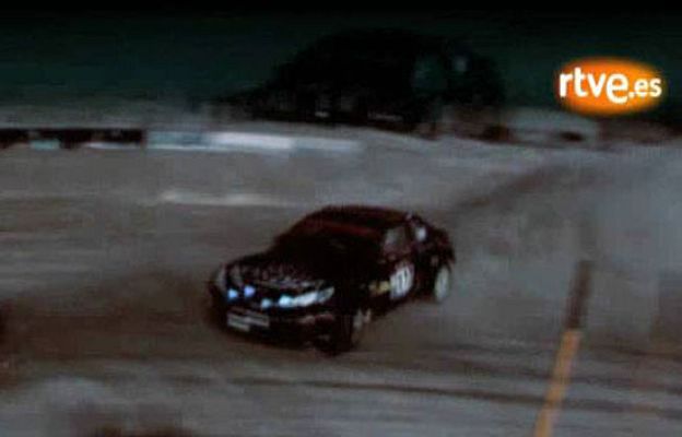 La 2 Noticias - Así patinan los coches sobre hielo