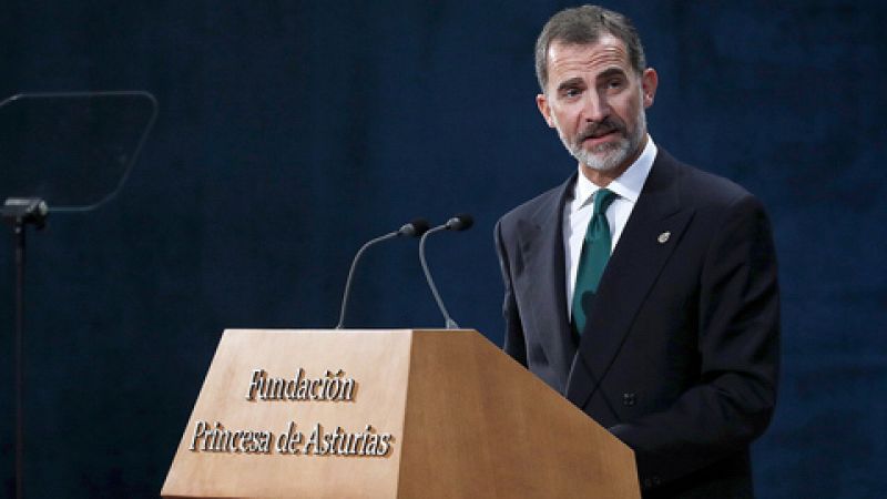 El rey: "España tiene que hacer frente a un inaceptable intento de secesión"