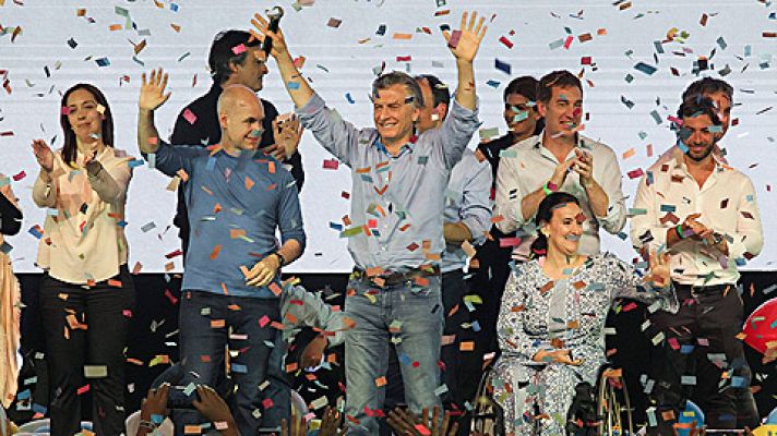 La coalición del presidente argentino, Mauricio Macri, arrasa en las elecciones legislativas de Argentina