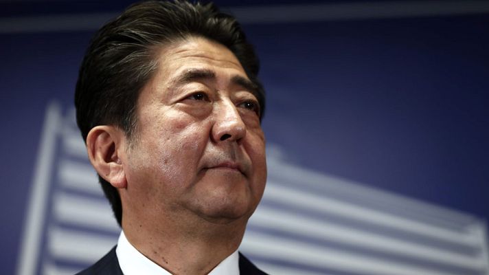 Telediario 1 - El primer ministro Shinzo Abe gana las elecciones por mayoría absoluta en Japón