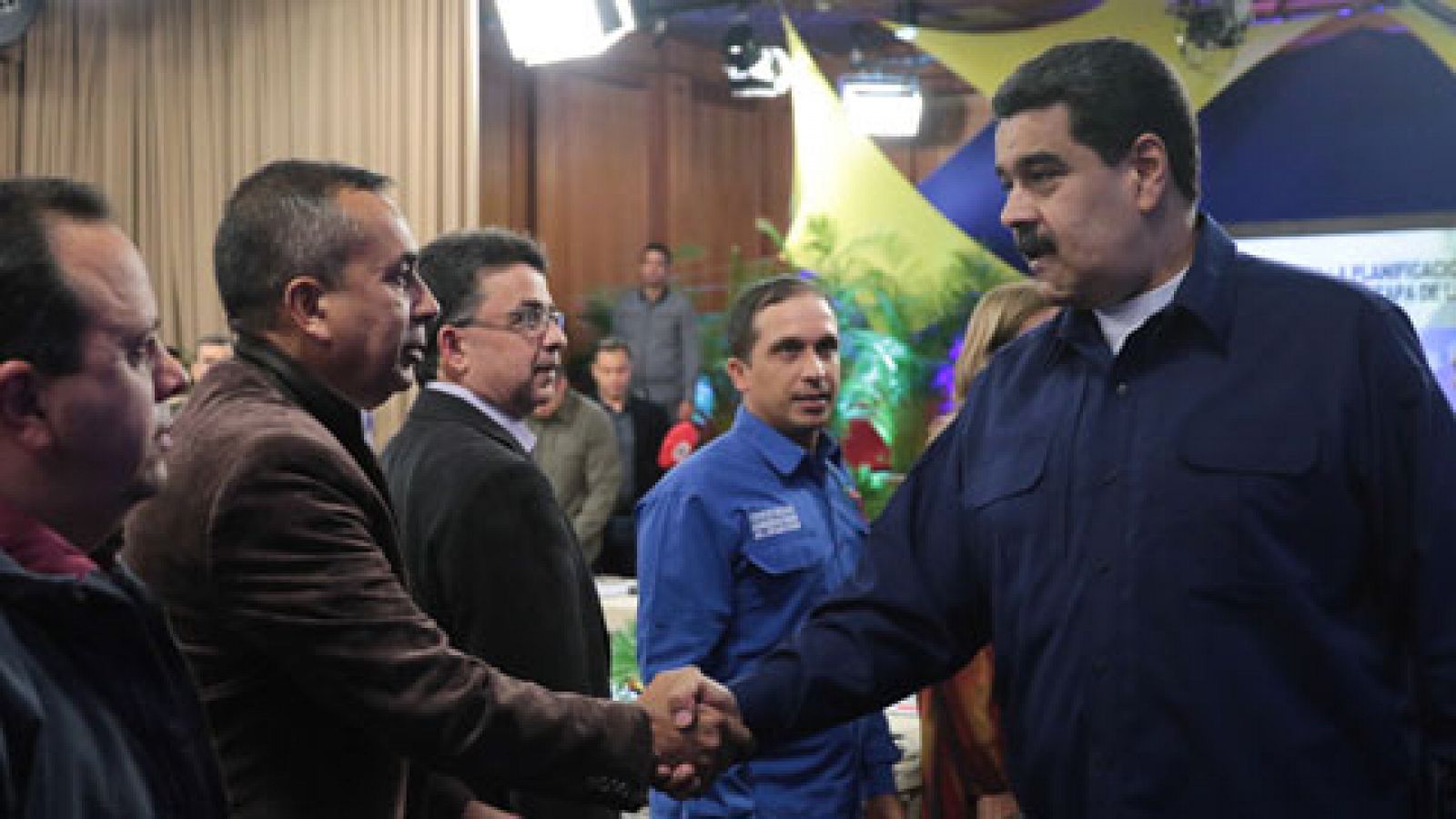 Telediario 1: Cuatro de los cinco gobernadores de la oposición de Venezuela han jurado ya sus cargos ante la Asamblea Constituyente | RTVE Play