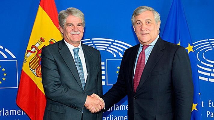 Telediario 1 - Dastis traslada a Europa que el artículo 155 se aplicará en Cataluña de forma pacífica