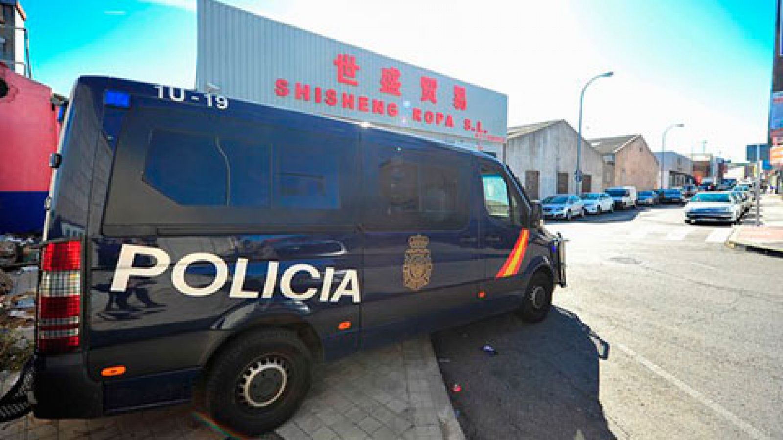 Telediario 1: La policía nacional y la agencia tributaria han desarticulado una trama criminal  de la mafia china dedicada al blanqueo de capitales | RTVE Play