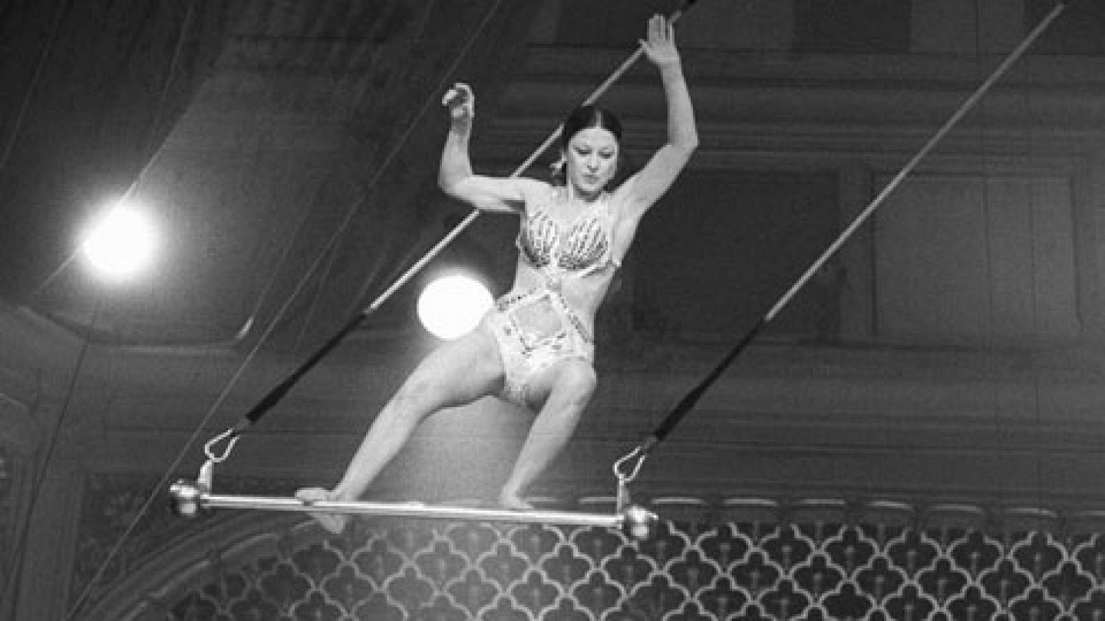 Telediario 1: Muere la trapecista Pinito del Oro a los 86 años | RTVE Play