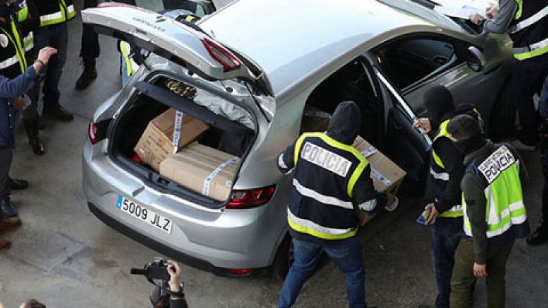 La Policía intercepta una furgoneta de los Mossos con documentación, camino de una incineradora