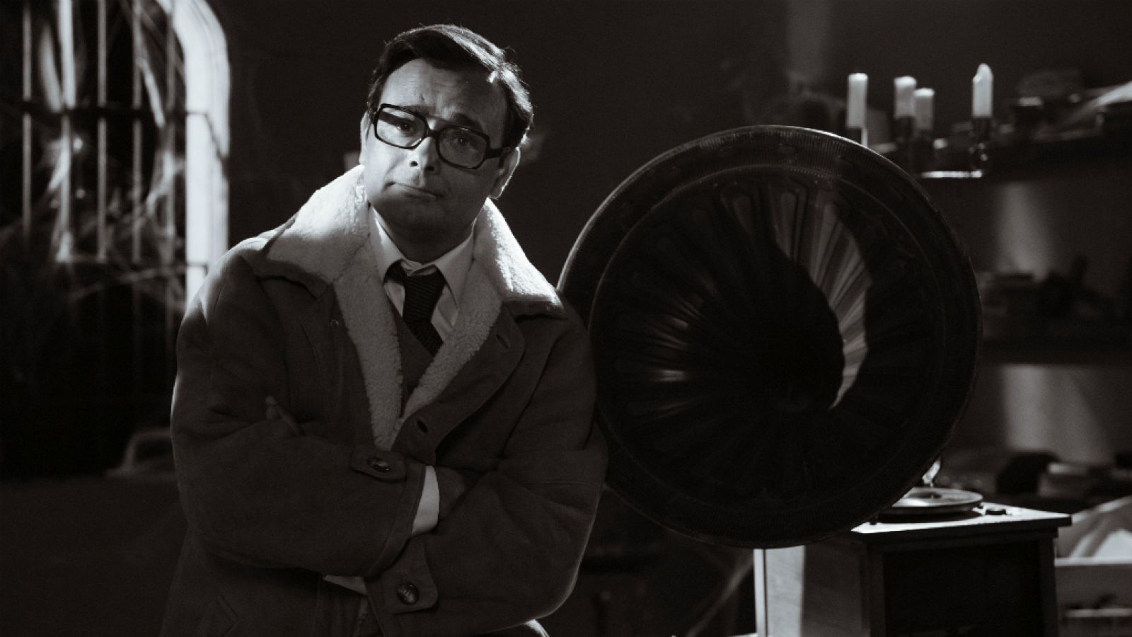 El Ministerio del Tiempo - Chicho Ibáñez Serrador tiene un mensaje para ti