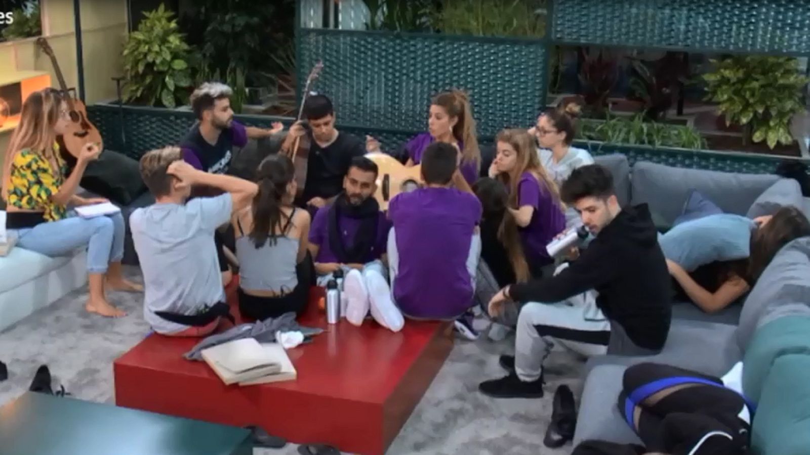 Los concursantes componen ya el nuevo himno de OT