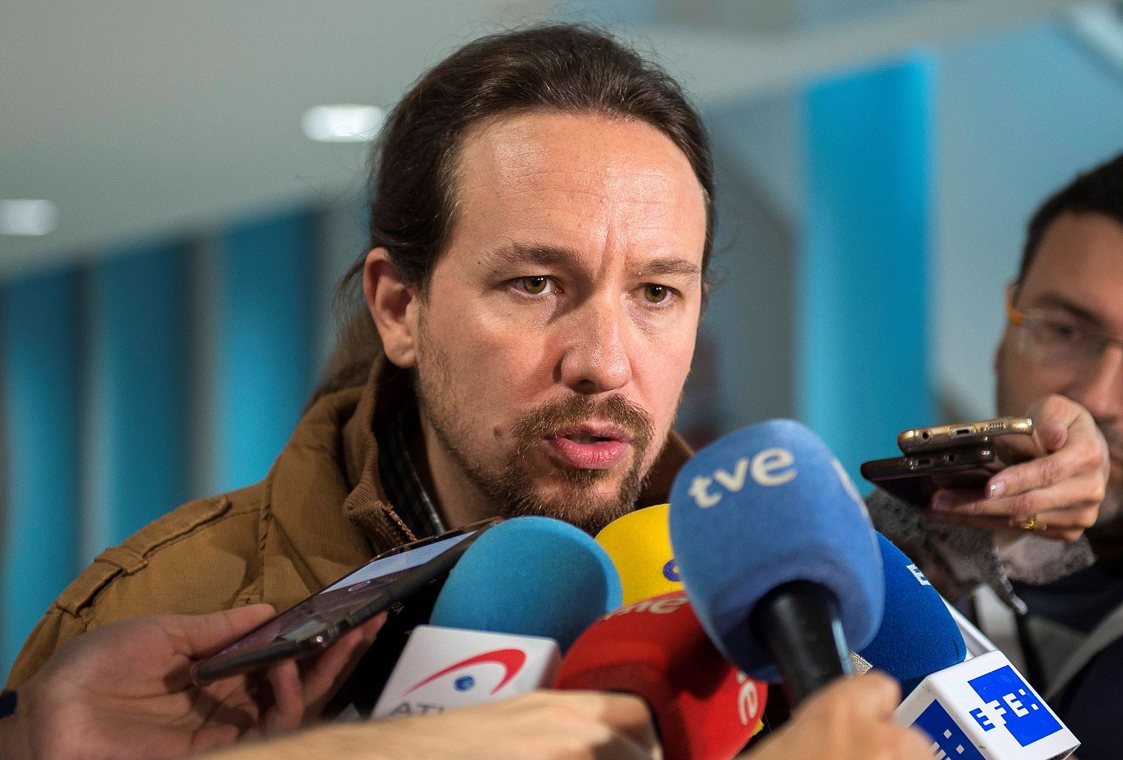 Pablo Iglesias considera que es "ilegítima" la decisión del Parlament