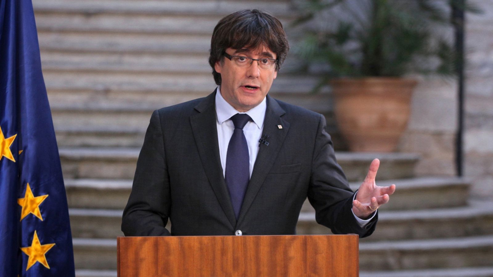 Puigdemont llama a la "oposición democrática" al artículo 155