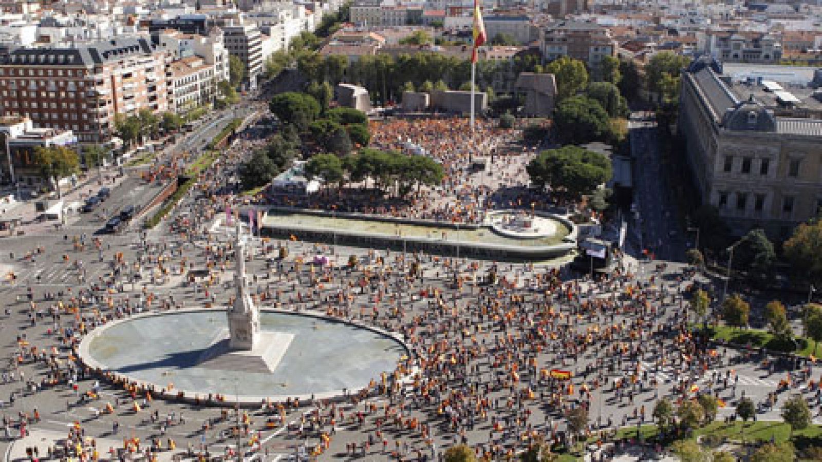 Telediario 1: Nuevas concentraciones en defensa de la unidad de España | RTVE Play