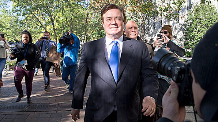 El ex jefe de campaña de Trump, Paul Manafort, es acusado de complot contra EE.UU.