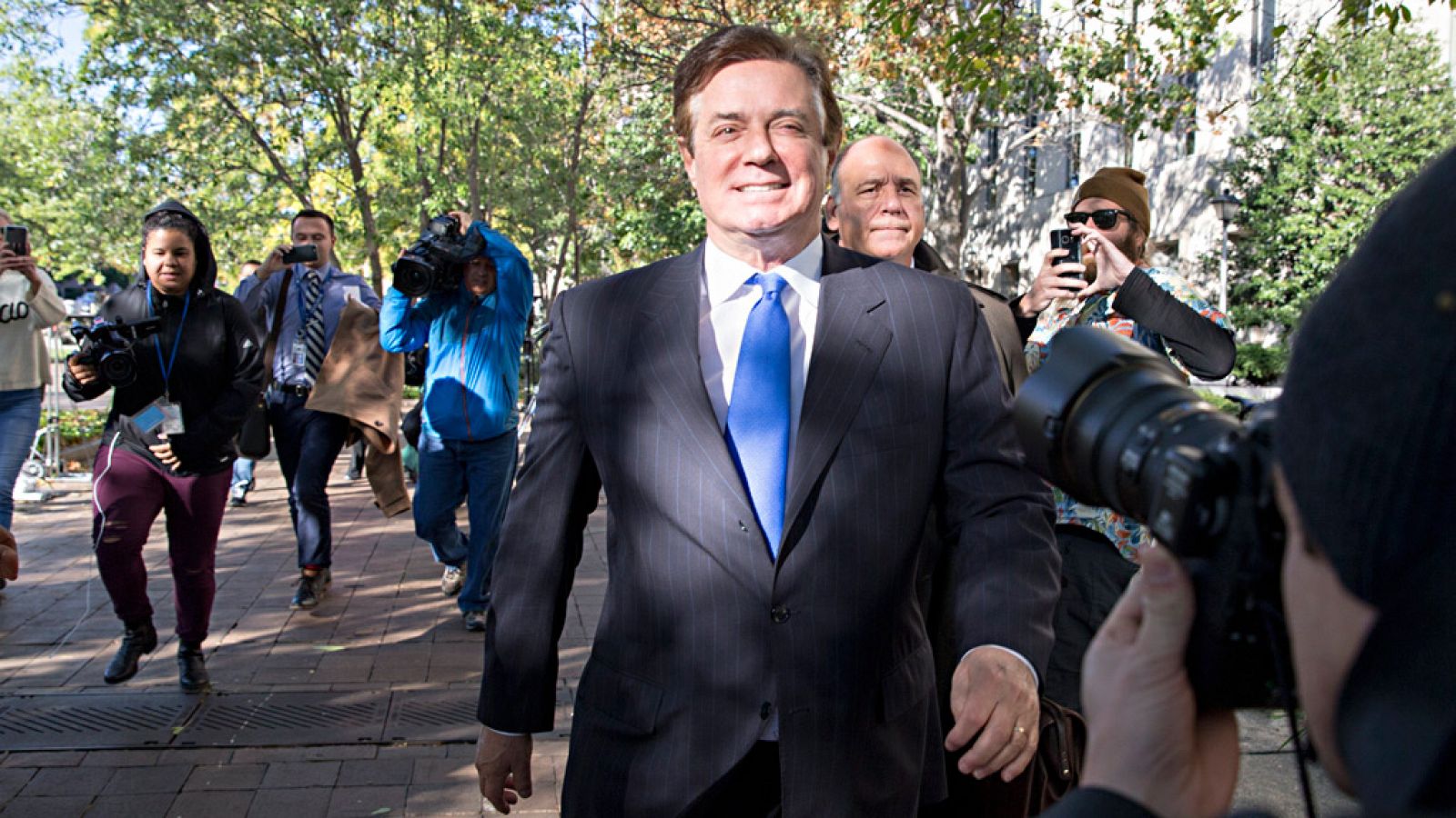 El ex jefe de campaña de Trump, Paul Manafort, es acusado de complot contra EE.UU.