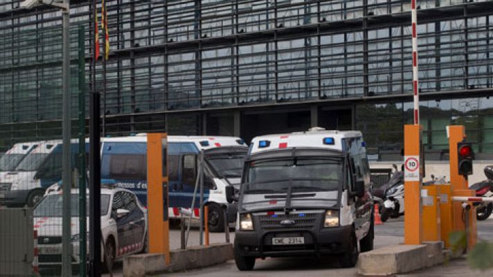 La Guardia Civil entra en la sede central de los Mossos y en las principales comisarías de Cataluña