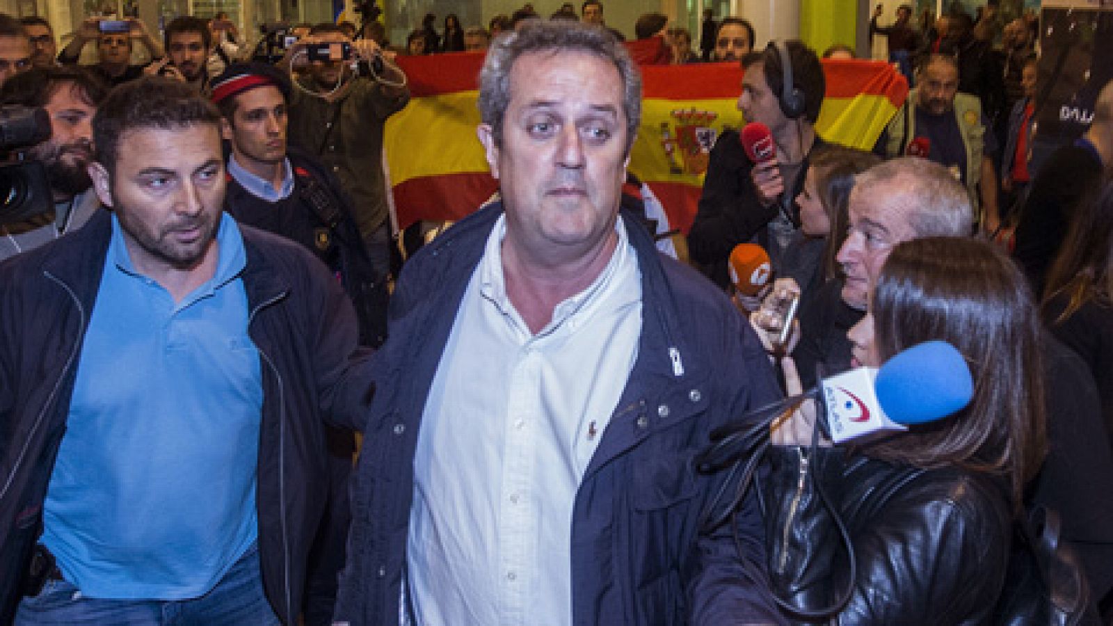 Telediario 1: Dos exconsellers que viajaron con Puigdemont a Bruselas vuelven a Barcelona tras ser citados ante la Audiencia | RTVE Play