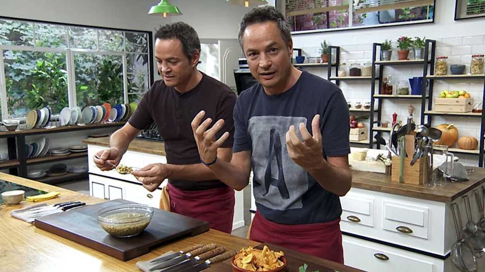 Torres en la cocina - Verdinas con setas y vieiras - ver ahora